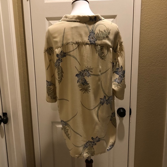 Axist Men's Silk Hawaiian shirt in EUC - Picture 4 of 6